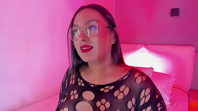 Snapshot of ellamontoya chatting on 09.14.25 ellamontoya online show from 09.14.25