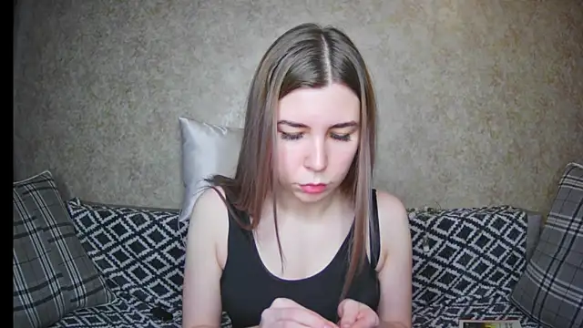 ElllaNuar online show from 12.19.24