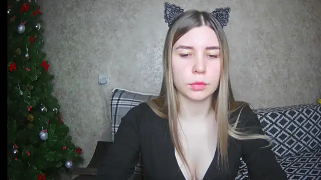 ElllaNuar online show from 01.30.25