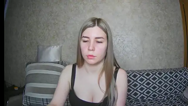 ElllaNuar online show from 03.10.25