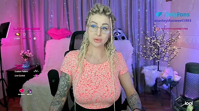 Snapshot of your_wild_amazon_forever chatting on 01.15.25 your wild amazon forever online show from 01.15.25