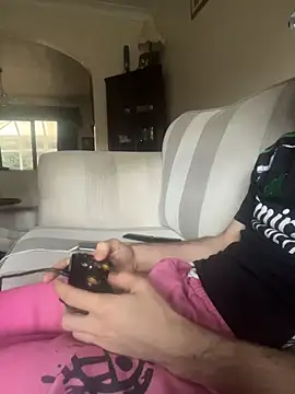 Snapshot of EE123458 chatting on 11.07.25 EE123458 online show from 11.07.25