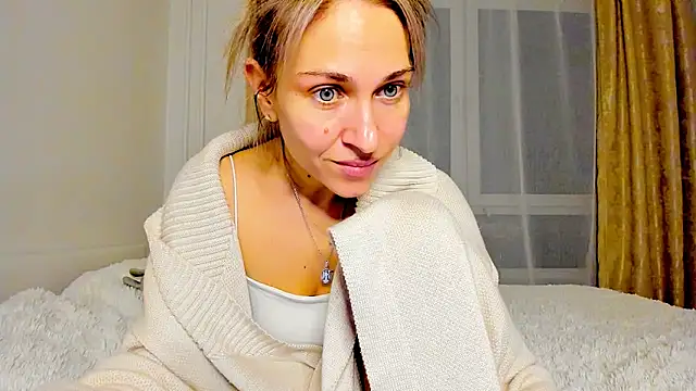 Mona Cruz online show from 03.17.25