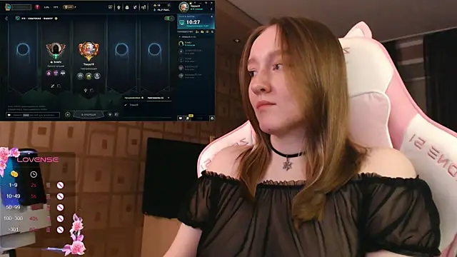 Snapshot of MoonlishSiren chatting on 10.23.25 MoonlishSiren online show from 10.23.25