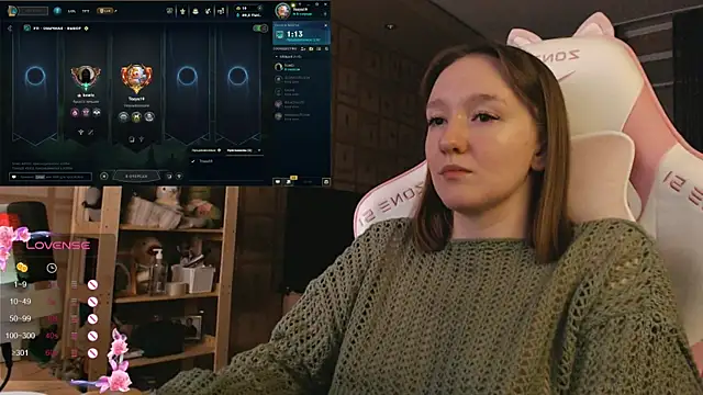 Snapshot of MoonlishSiren chatting on 11.09.25 MoonlishSiren online show from 11.09.25