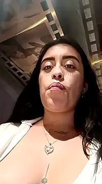 Snapshot of Freyja300 chatting on 12.18.24 Freyja300 online show from 12.18.24