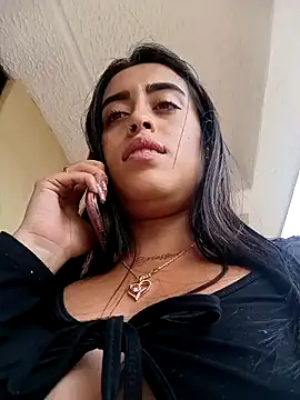 Snapshot of Freyja300 chatting on 02.02.25 Freyja300 online show from 02.02.25
