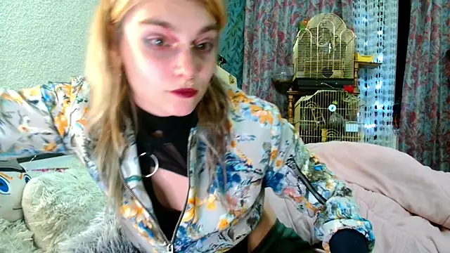 Snapshot of Sophie_Bell chatting on 05.04.26 Sophie Bell online show from 05.04.26