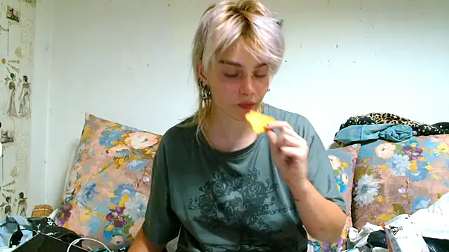 Sophie Bell online show from 07.05.26