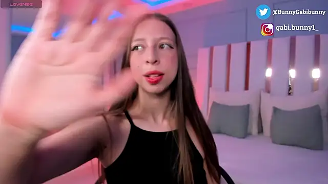 Snapshot of gabi_bunny chatting on 02.04.26 gabi bunny online show from 02.04.26