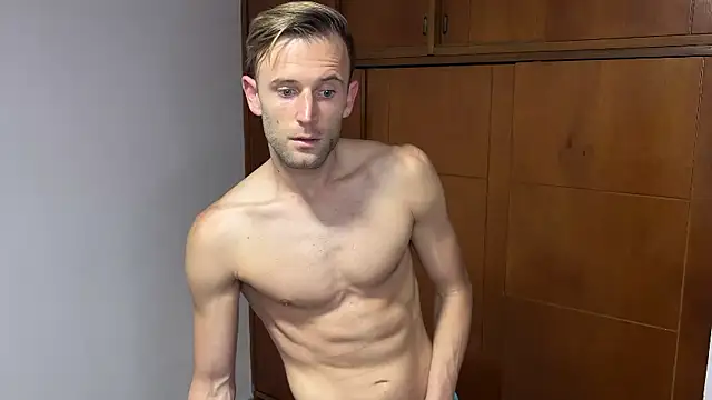 Snapshot of aquilesmade chatting on 12.04.24 aquilesmade online show from 12.04.24