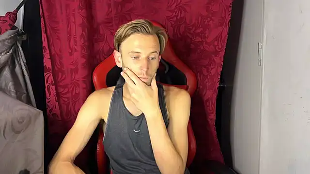 Snapshot of aquilesmade chatting on 09.26.25 aquilesmade online show from 09.26.25