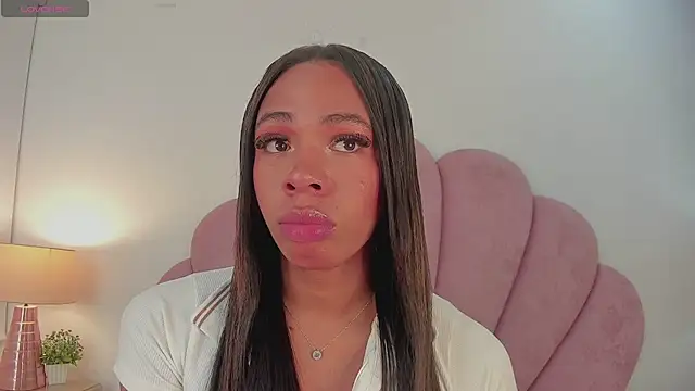 Nicole Paradise online show from 03.22.25