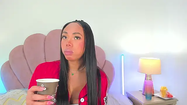 Nicole Paradise online show from 12.18.25