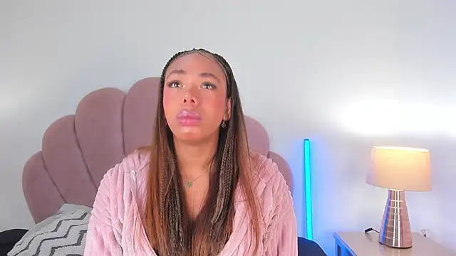 Nicole Paradise online show from 01.10.26