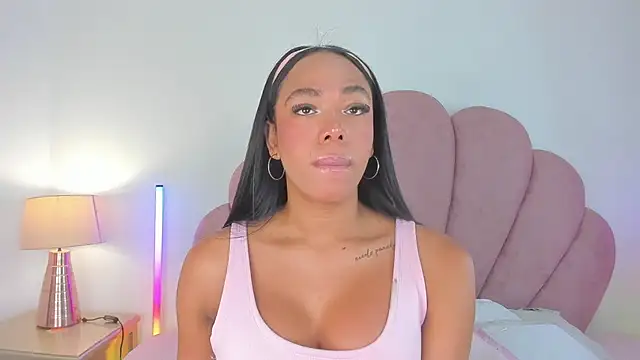 Nicole Paradise online show from 03.25.26