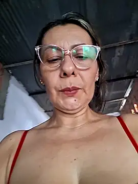 Mia-funny20 online show from 12.18.25