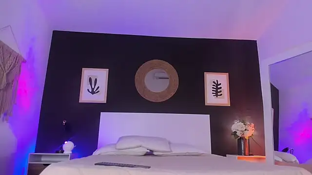 Snapshot of VioletPaket chatting on 10.22.25 VioletPaket online show from 10.22.25