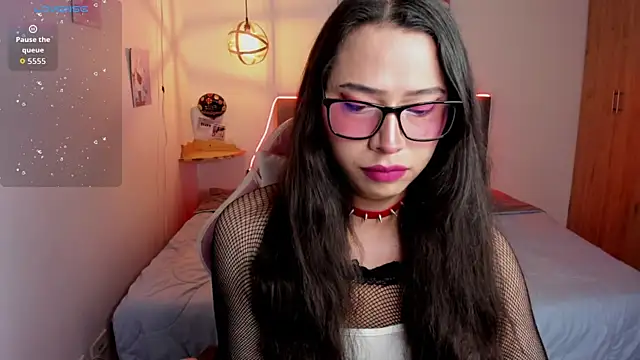 paula kawaiifu  online show from 10.24.25