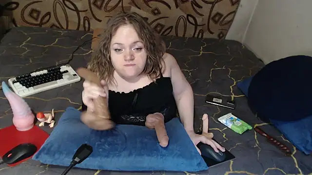 Snapshot of MiniNatalie chatting on 02.27.25 MiniNatalie online show from 02.27.25