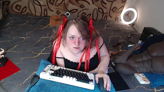 Snapshot of MiniNatalie chatting on 03.07.25 MiniNatalie online show from 03.07.25