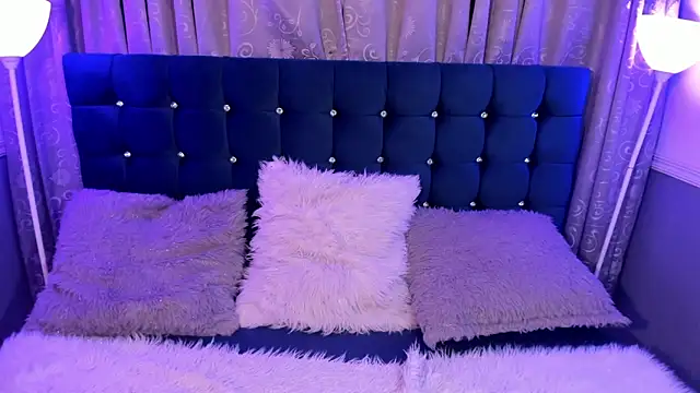 Snapshot of hallsredd chatting on 01.22.25 hallsredd online show from 01.22.25