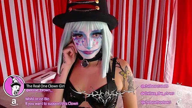 Snapshot of Eloise-brown chatting on 06.16.26 Eloise-brown online show from 06.16.26
