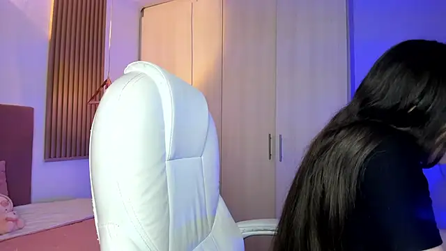 mia nevaeh online show from 12.16.25