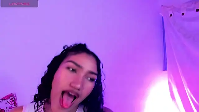 Snapshot of Olivia_fx chatting on 03.05.25 Olivia fx online show from 03.05.25