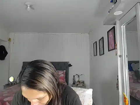 Corina hot online show from 10.04.25