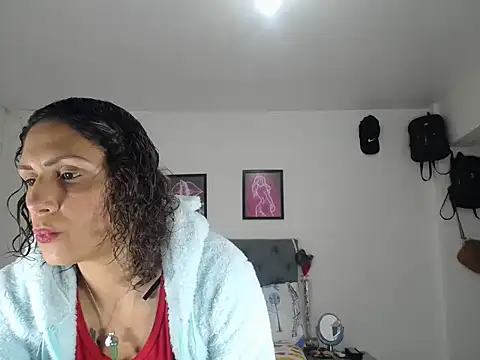 Corina hot online show from 11.30.25