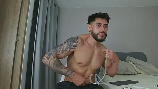 Snapshot of alexxxmachine chatting on 10.29.25 alexxxmachine online show from 10.29.25