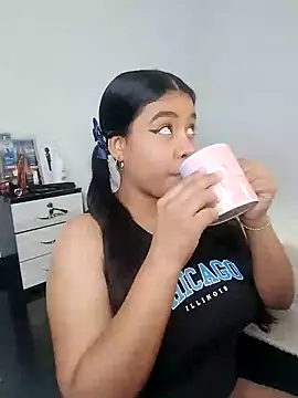 Fanny Klean online show from 02.06.25