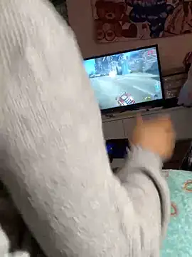 Snapshot of KimiAqua chatting on 12.21.24 KimiAqua online show from 12.21.24