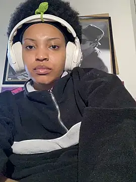 Snapshot of KimiAqua chatting on 02.24.25 KimiAqua online show from 02.24.25