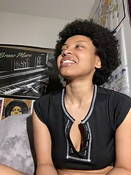 Snapshot of KimiAqua chatting on 02.26.25 KimiAqua online show from 02.26.25