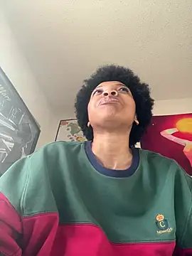 Snapshot of KimiAqua chatting on 02.28.25 KimiAqua online show from 02.28.25