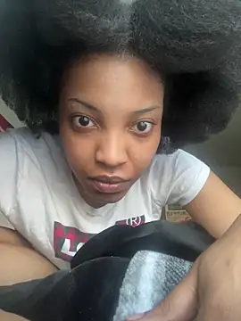 Snapshot of KimiAqua chatting on 03.03.25 KimiAqua online show from 03.03.25