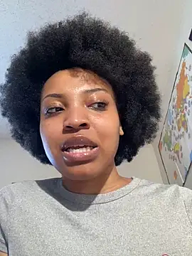 Snapshot of KimiAqua chatting on 03.12.25 KimiAqua online show from 03.12.25