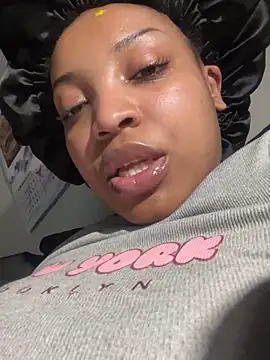 Snapshot of KimiAqua chatting on 03.23.25 KimiAqua online show from 03.23.25