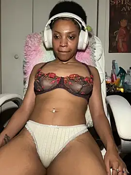 Snapshot of KimiAqua chatting on 10.03.25 KimiAqua online show from 10.03.25