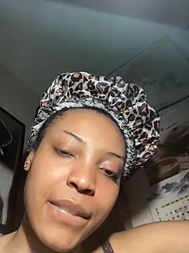 Snapshot of KimiAqua chatting on 10.04.25 KimiAqua online show from 10.04.25