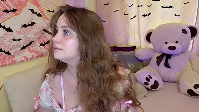 Snapshot of Sellya_Houston chatting on 11.25.25 Sellya Houston online show from 11.25.25