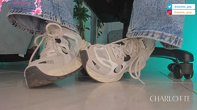 charlotte  grey online show from 10.29.25