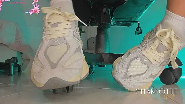 charlotte  grey online show from 02.27.26