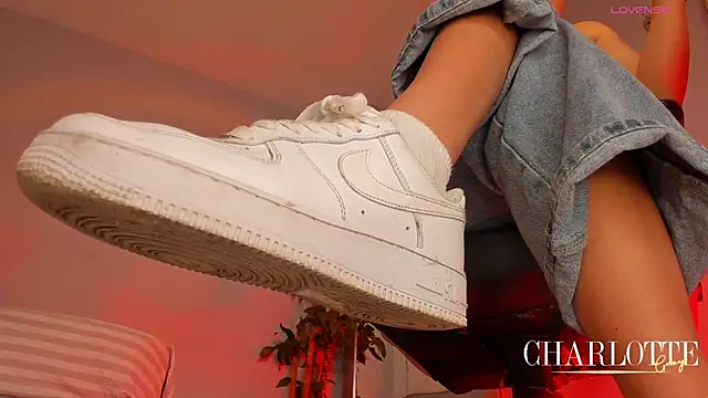 Snapshot of charlotte__grey chatting on 04.20.26 charlotte grey online show from 04.20.26