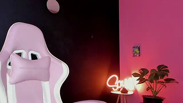 Snapshot of Juanadearco5 chatting on 02.05.25 Juanadearco5 online show from 02.05.25