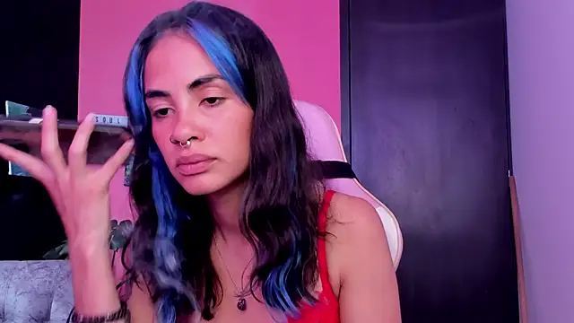 Snapshot of Juanadearco5 chatting on 10.22.25 Juanadearco5 online show from 10.22.25