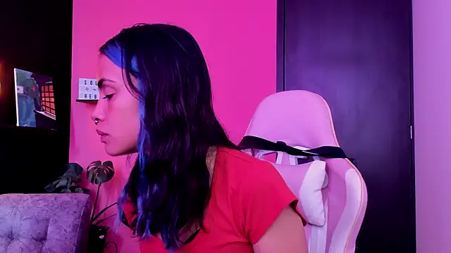 Snapshot of Juanadearco5 chatting on 10.23.25 Juanadearco5 online show from 10.23.25