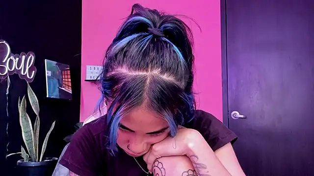 Snapshot of Juanadearco5 chatting on 11.10.25 Juanadearco5 online show from 11.10.25